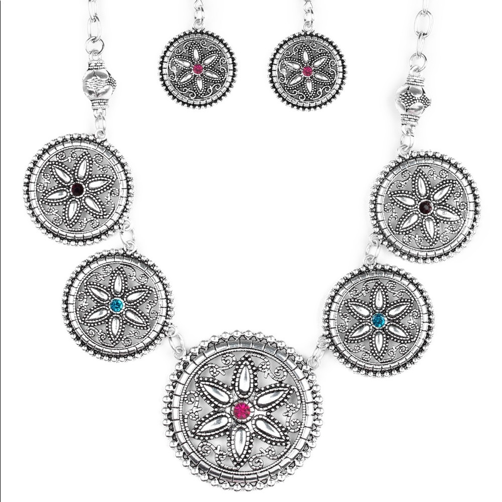 Necklace glittery rhinestone centers floral silver